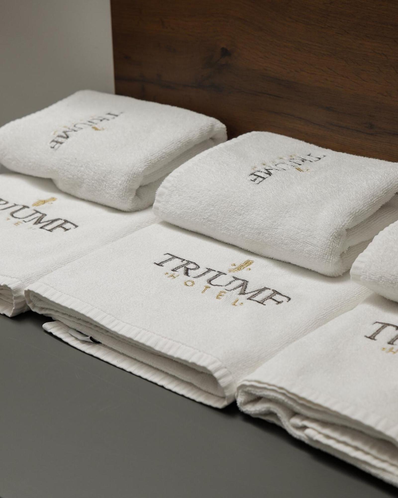 Triumf Hotel Призрен Экстерьер фото