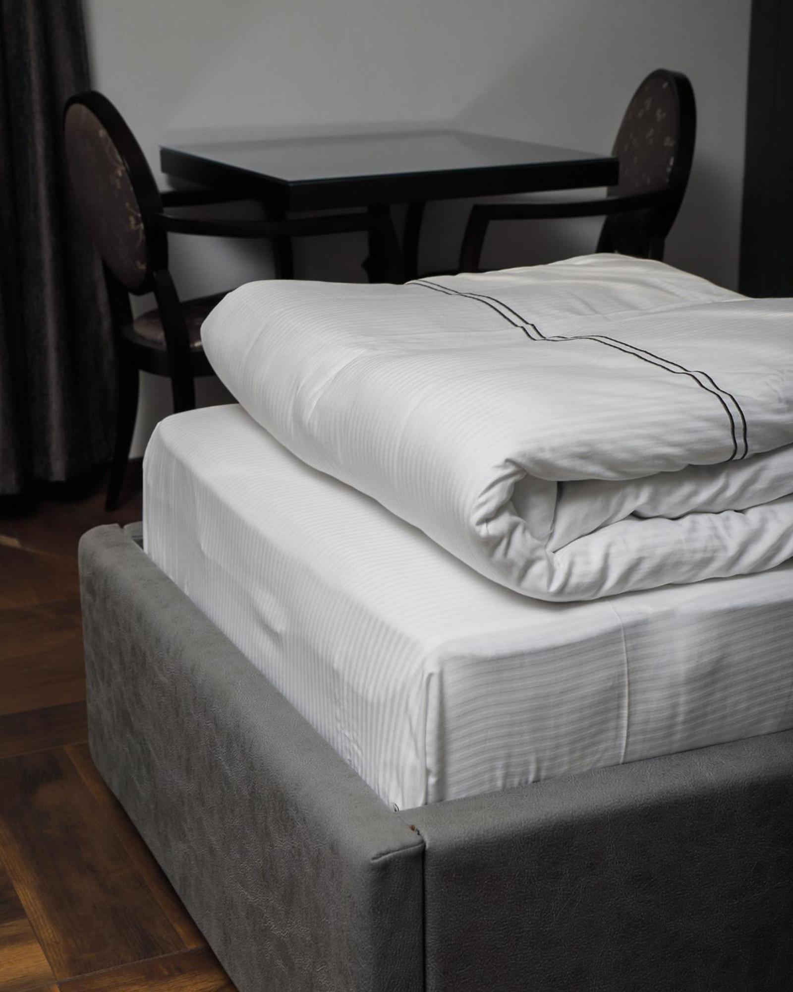 Triumf Hotel Призрен Экстерьер фото